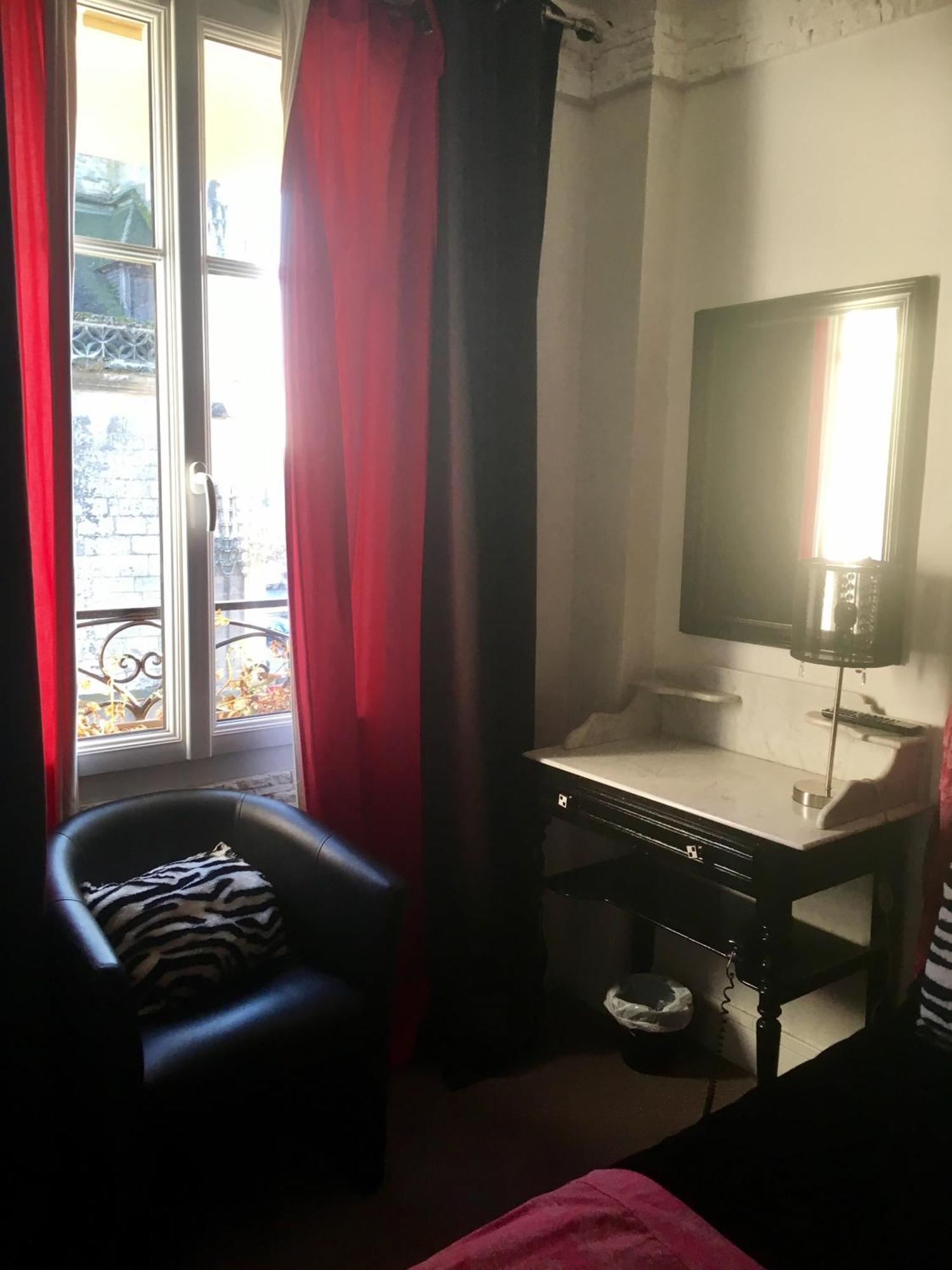 Hotel Boutique Saint-Louis Lisieux Exterior foto